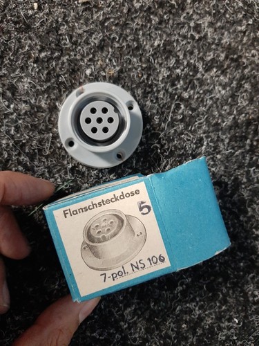 Connector neumann gefell - connector,