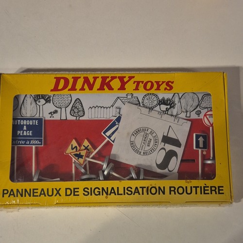 Dinky toys road signs set - dinky, ref