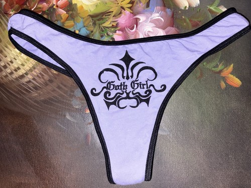 Candie goth girl y2k - goth,