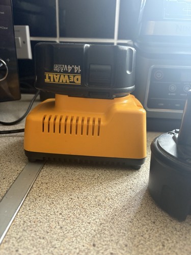 Vintage dewalt ni cd - 14.4v, ni-cd