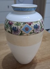 Wedgewood Vase Sarah Floral 1995 Bone China  Made In England Vintage VGC 