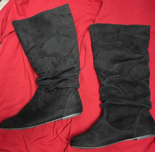 Women black boots size 8 - size,
