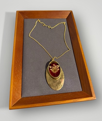 Vintage necklace gold tone - gold,