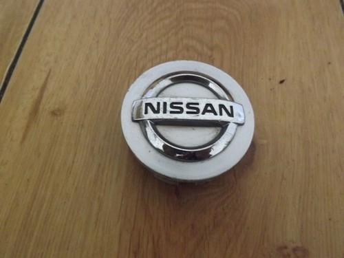 Nissan wheel centre hub cap - nissan,