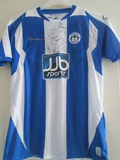 Wigan Athletic 2008-2009 Squad Signed Home Football Shirt COA  /39444
