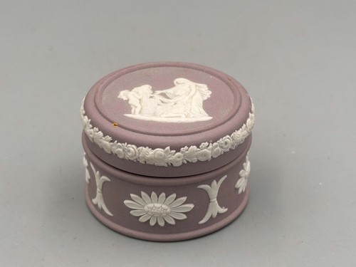 Wedgwood jasperware lilac whie - wedgwood,