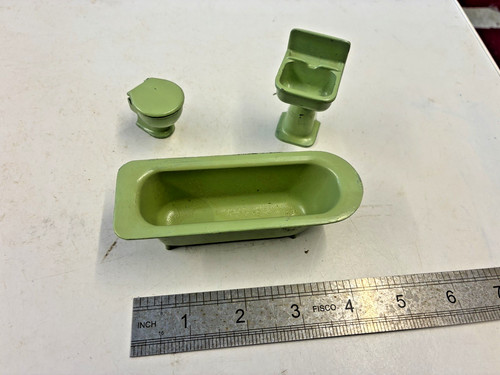 Vintage dolls house - house, size