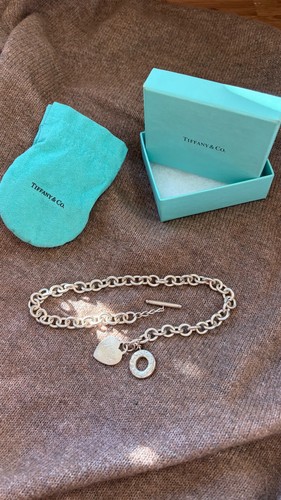 Tiffany return to - &,