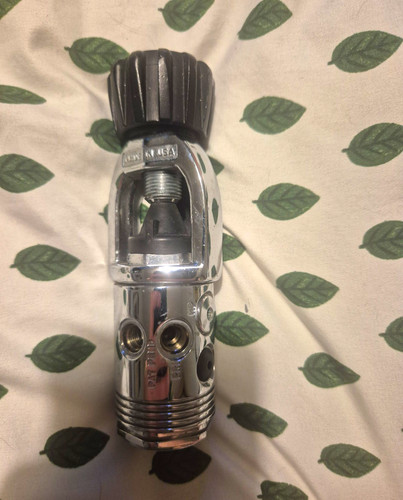 Scuba diving regulator - regulator, first