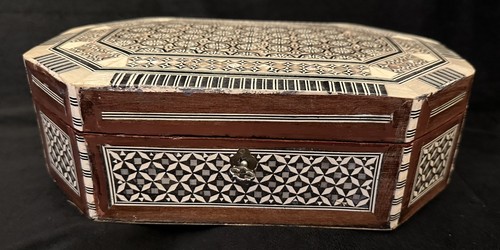 Lockable mother pearl - lockable,