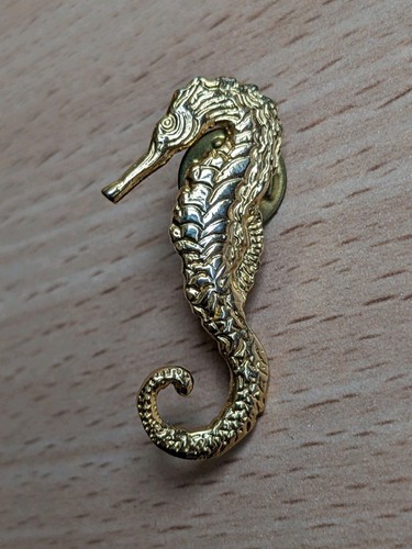 Vintage gold tone seahorse - gold,