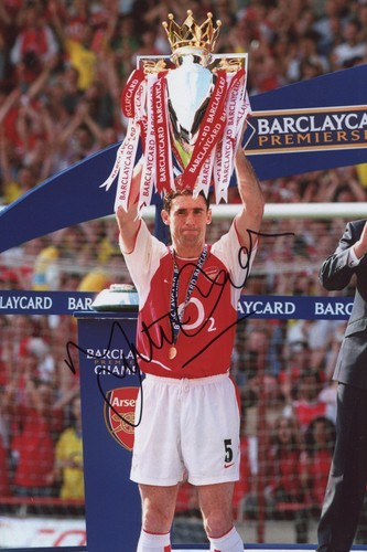 Martin keown signed - signed, x