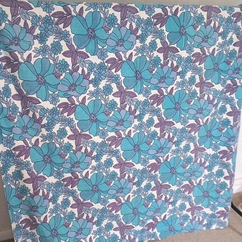 Large vintage retro floral - large,