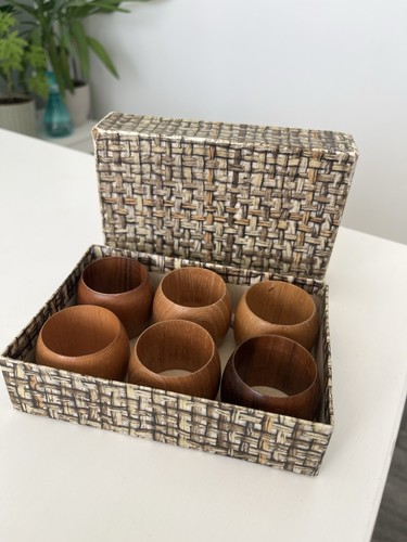 Vintage wooden napkin rings - napkin,