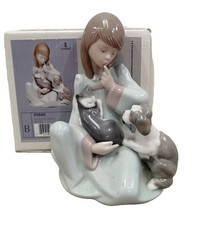 Lladro 5640 Cat Nap Figurine