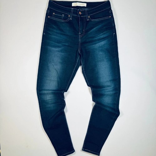 Levi signature mid - signature, rise