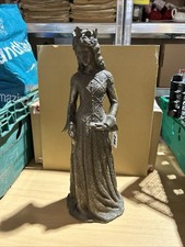 Standing woman past - standing,