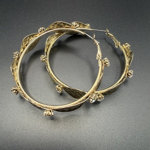 Gold wavy hoop - hoop, earrings