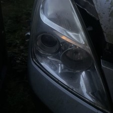 kia sedona drivers side front headlight nearside O/S 2006 to 2012