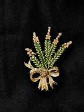 VINTAGE SIGNED EXQUISITE HAND