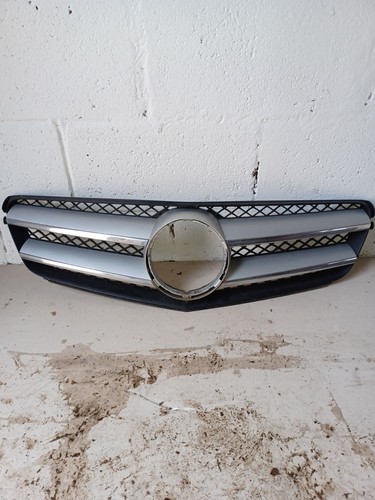Radiator grill mercedes w204 - c,