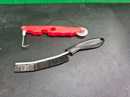Trim fitting tool caravan - trim,