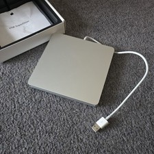 Apple USB SuperDrive A1379 –