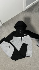 Nike tech fleece grey and