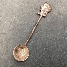 CANADA - Victorian Sterling Silver Souvenir Spoon - Notre Dame Montreal