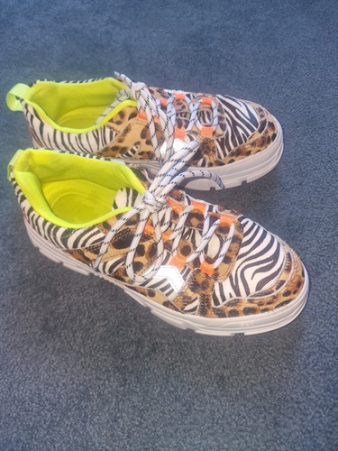 Nwot shoe the bear free - shoe,