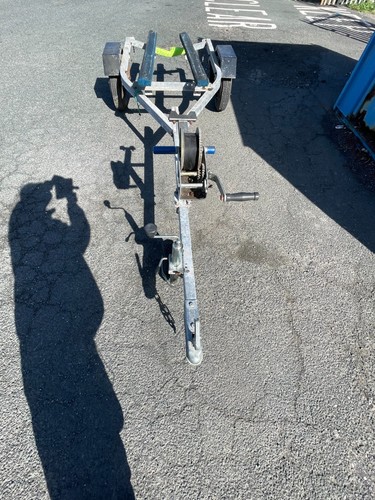 Boat trailer with - with, winch