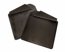 FRONT PAIR OF DEFENDER MUDFLAPS - COMES COMPLETE WITH BRACKETS RTC9479