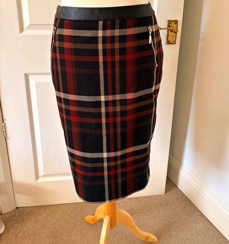 Black red beige plaid - black,