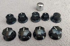 bag of mixed guitar/bass control knobs x 10, mostly Jazz bass style