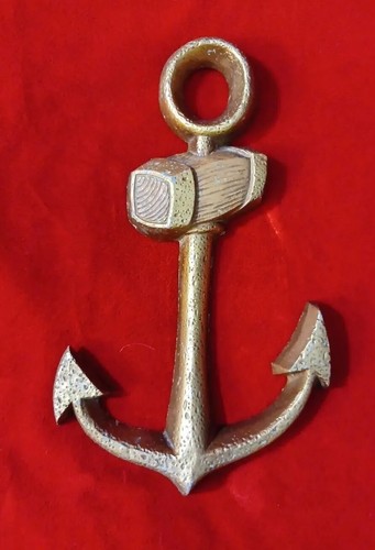 Vintage 1967 gold metal - metal, anchor