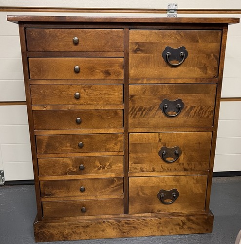 Laura ashley garrat - garrat, chest