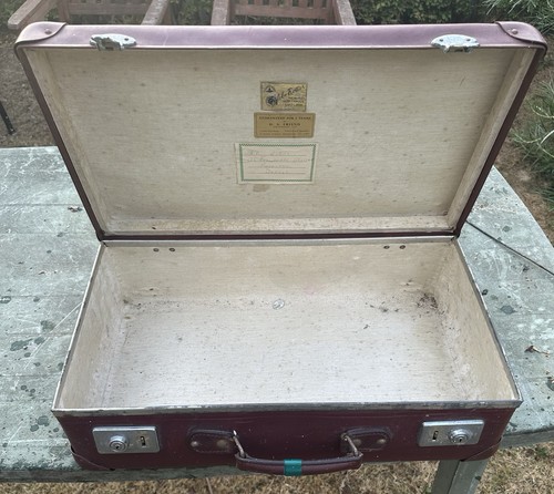 Vintage brown suitcase - vintage,