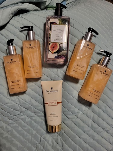 Rrp 6 items pecksniffs - rrp£90,