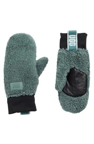 Nwt ugg fleece - nwt,