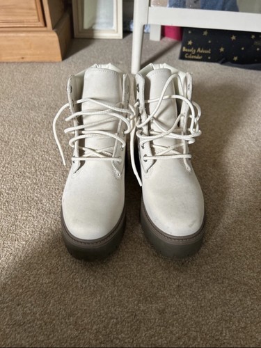 Timberland cream platform
