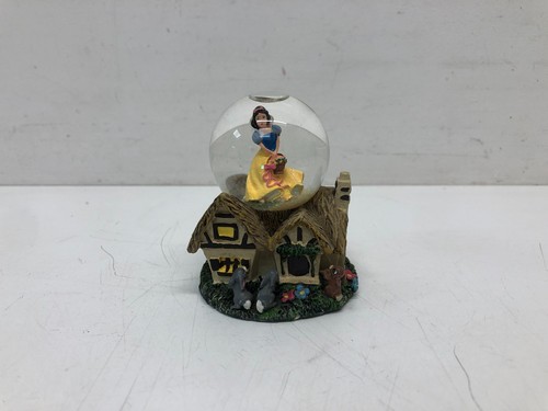 Snow white globe - snow,
