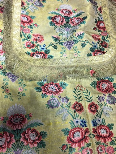 Chasuble aux fleurs - aux, x