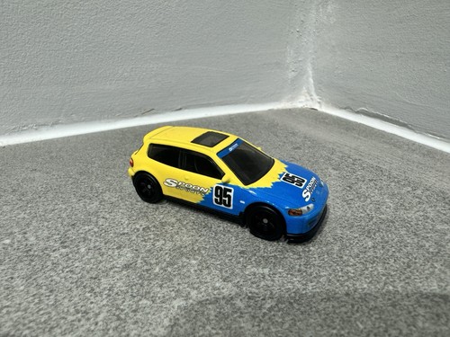 Hot wheels modern classics - hot,