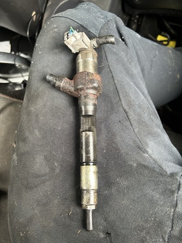 Mazda fuel injector - mazda,