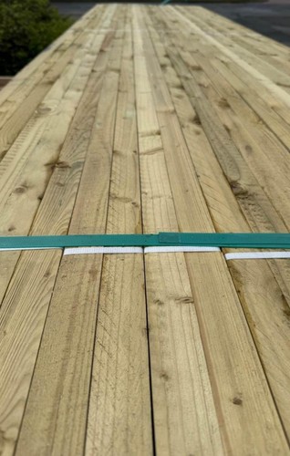 Treated roofing lath battens - /,