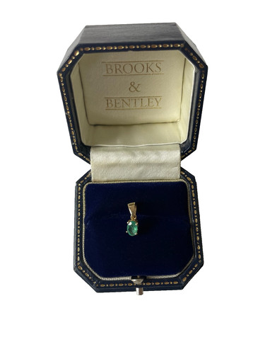 Emerald pendant 10ct - emerald, gold