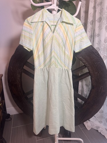 Vtg 70s the stroller - vtg, pastel