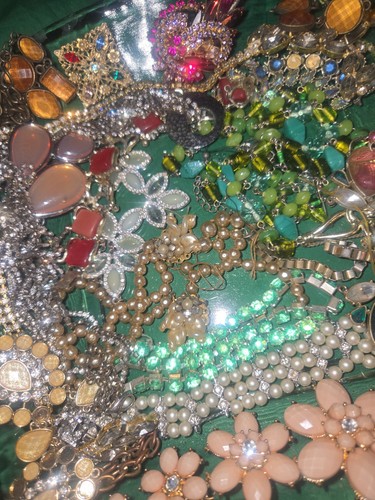 Vintage broken rhinestone - broken,
