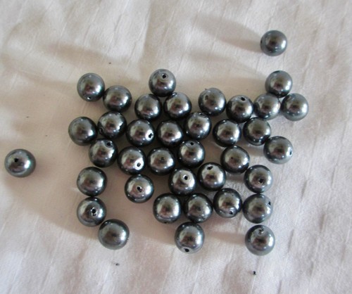 Steely grey black glass - 30,