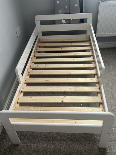 Habitat toddler bed including